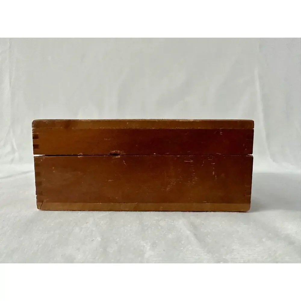 Art Nouveau Carved Tiger Maple Wood Trinket Box - Picture 4 of 7